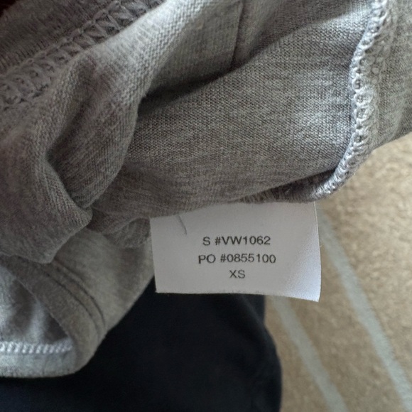 Vuori Short Sleeve Halo Scoop Cropped Tee XS - Picture 4 of 4